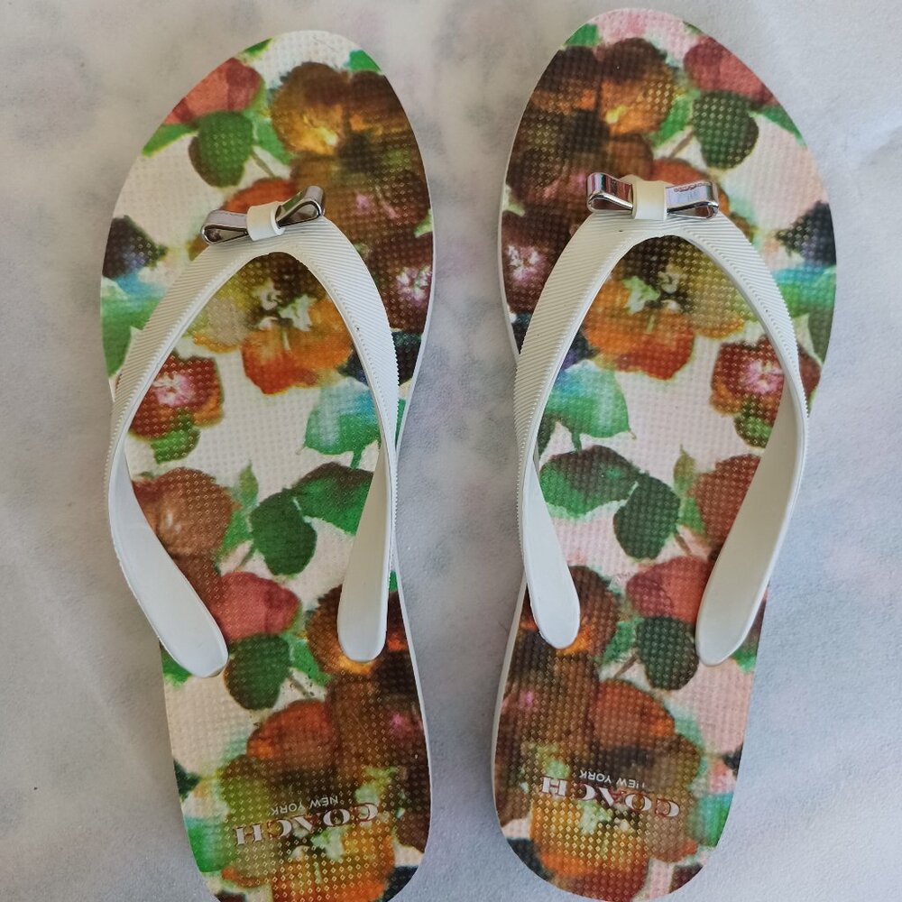 Coach Amel floral bow tie flip flop sandals size 5/6, preowned